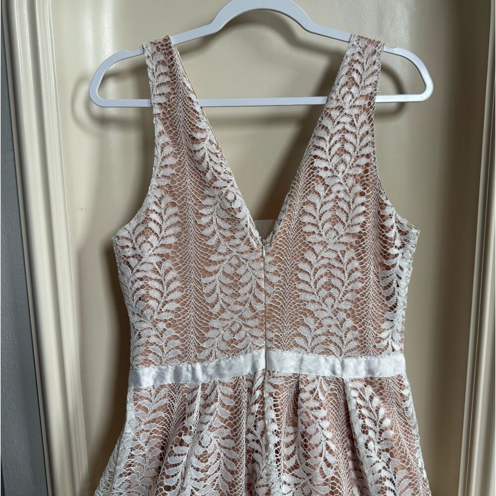 Boohoo Boutique Lace Plunge Maxi Dress Size M - Picture 5 of 6